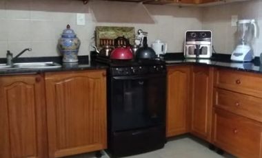 Amplia casa ubicada cobre calle Bme. Mitre