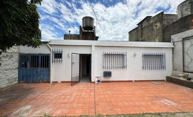 SE VENDE CASA ZONA DON BOSCO Y SUD AMERICA