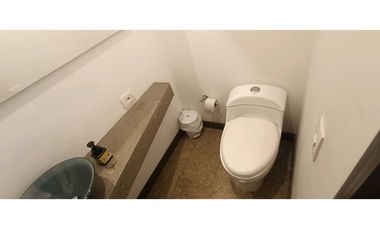 Arriendo apartaestudio con parqueadero y bodega, Chicó Norte