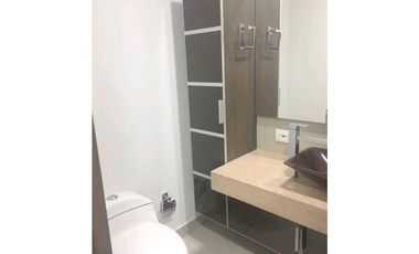 Arriendo apartaestudio con parqueadero y bodega, Chicó Norte