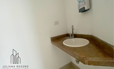 VENTA DE CONSULTORIO ESQUINERO - CENTRO DE ESPECIALISTAS CIUDAD BLANCA