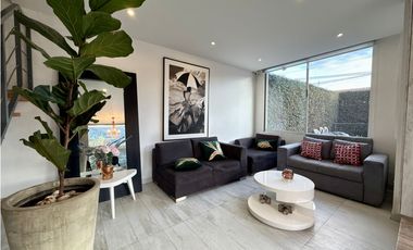 Chía Moderna Casa Campestre Totalmente Remodelada en Condominio