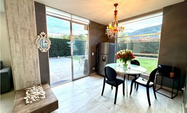 Chía Moderna Casa Campestre Totalmente Remodelada en Condominio