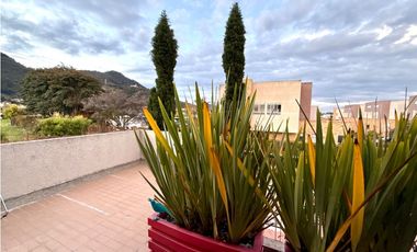 Chía Moderna Casa Campestre Totalmente Remodelada en Condominio