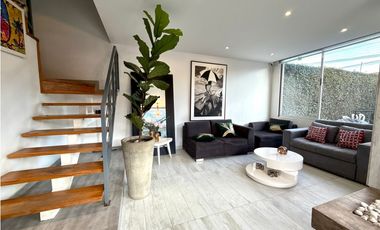 Chía Moderna Casa Campestre Totalmente Remodelada en Condominio