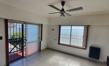 CASA 4 AMBIENTES CON PARQUE Y GARAJE EN MIRAMAR
