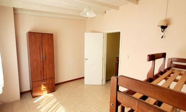 DUPLEX 3 AMBIENTES CON PARQUE Y ENTRADA PARA AUTO EN MIRAMAR. APTO CREDITO