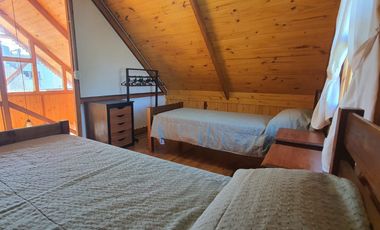 DOS CABAÃAS DE 3 AMBIENTES CON PARQUE Y ENTRADA PARA AUTO EN MIRAMAR. APTO CREDITO