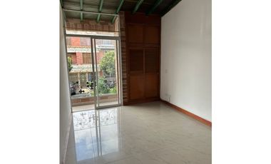 SE ARRIENDA HERMOSA CASA CAMPESTRE ITAGUI SURAMERICA