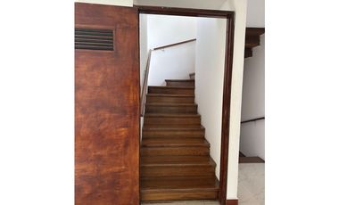 SE ARRIENDA HERMOSA CASA CAMPESTRE ITAGUI SURAMERICA