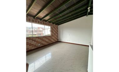 SE ARRIENDA HERMOSA CASA CAMPESTRE ITAGUI SURAMERICA