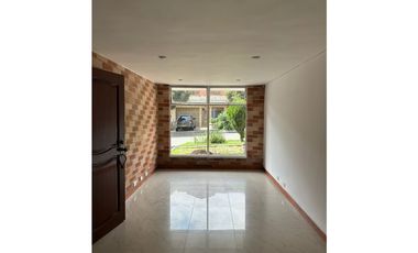 SE ARRIENDA HERMOSA CASA CAMPESTRE ITAGUI SURAMERICA