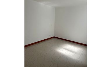 SE ARRIENDA HERMOSA CASA CAMPESTRE ITAGUI SURAMERICA