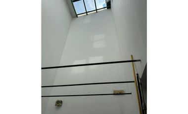 SE ARRIENDA HERMOSA CASA CAMPESTRE ITAGUI SURAMERICA