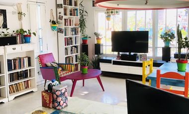 Casa en planta alta reciclada a nuevo de estilo artistico /  ideal para familia / estudio / emprendimientos - 320,78 mÂ² - Barrio Abasto