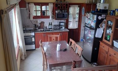 Casa 5 ambientes en sierras de los padres con piscina