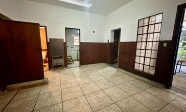 Se Vende Casa cinco ambientes, con cochera, Apto Credito Hipotecario!!