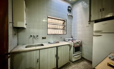 Se Vende Casa cinco ambientes, con cochera, Apto Credito Hipotecario!!