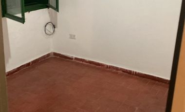 BÂ°Kennedy!  Alquiler Excelente departamento 3 dormitorios. Amplio!