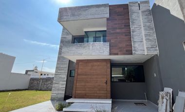 VENTA CASA EN RESIDENCIAL TAHONA AL PONIENTE DE LA CIUDAD GA