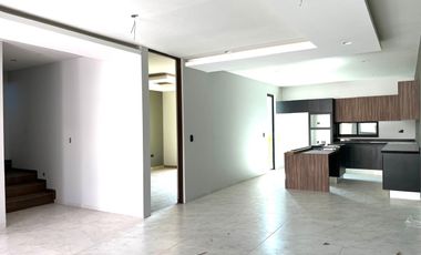 VENTA CASA EN RESIDENCIAL TAHONA AL PONIENTE DE LA CIUDAD GA