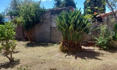 CASA TIPO CHALET DE 3 AMBIENTES CON FONDO LIBRE.