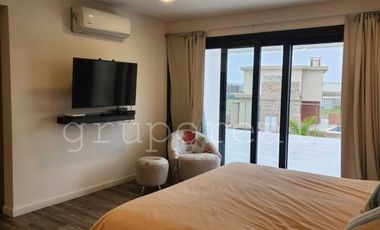 TERRALAGOS - Casa en venta Barrio Plaza con lote a espacio verde