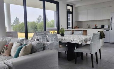 TERRALAGOS - Casa en venta Barrio Plaza con lote a espacio verde