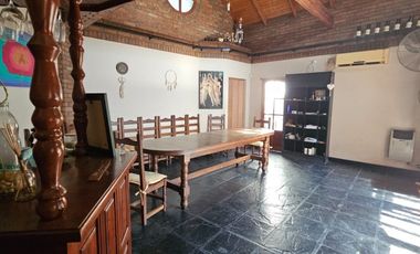 Impecable inmueble de calidad, 5 habitaciones, Parana