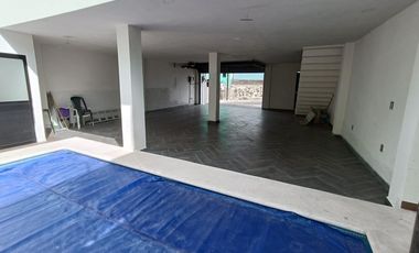 Casa en venta con tres recamaras, roof garden y alberca en Ocotlán, Tlaxcala