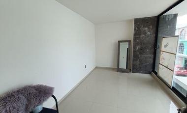 Casa en venta con tres recamaras, roof garden y alberca en Ocotlán, Tlaxcala