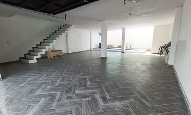 Casa en venta con tres recamaras, roof garden y alberca en Ocotlán, Tlaxcala