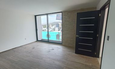 Casa en venta con tres recamaras, roof garden y alberca en Ocotlán, Tlaxcala