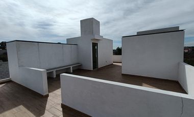 Casa en venta con tres recamaras, roof garden y alberca en Ocotlán, Tlaxcala
