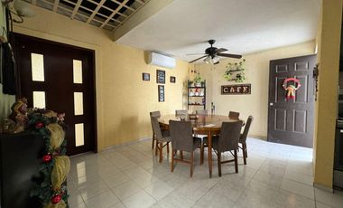 Casas en venta  sobre avenida  Francisco de Montejo 2 casas juntas 18m de frente