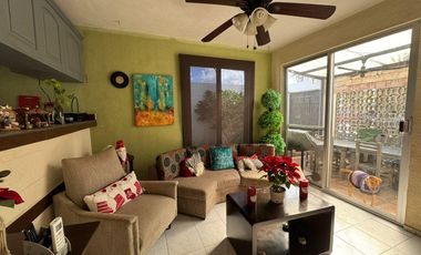 Casas en venta  sobre avenida  Francisco de Montejo 2 casas juntas 18m de frente