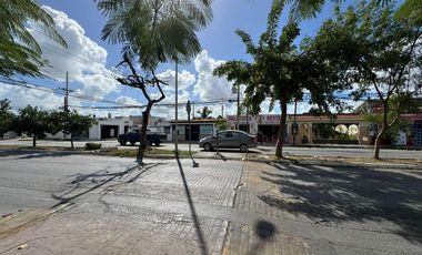 Casas en venta  sobre avenida  Francisco de Montejo 2 casas juntas 18m de frente