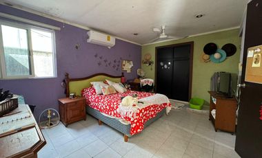 Casas en venta  sobre avenida  Francisco de Montejo 2 casas juntas 18m de frente