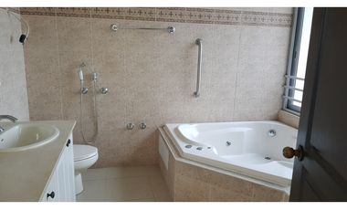 Amplio apartamento en P.H. Sol Marina / FHC