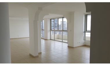 Amplio apartamento en P.H. Sol Marina / FHC