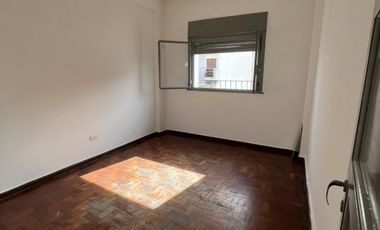 Alquilo departamento tres dormitorios zona centrica!