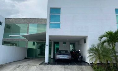 VENTA CASA REMODELADA 310MTS2 COSTA SUR