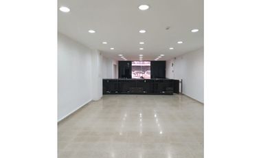 Local comercial en Avenida Central 
