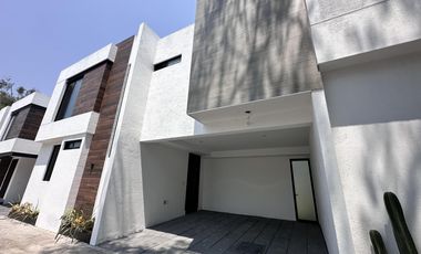 Casa en Fraccionamiento Lomas de Atzingo