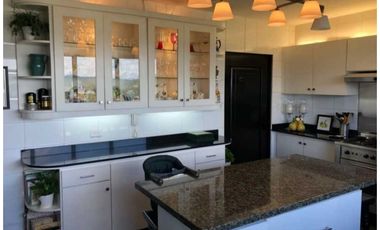 APARTAMENTO EN VENTA  AMPLIO L/B 400MTS2 LA CRESTA