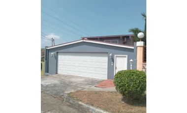 ALQUILER CASA AMOBLADA ALTOS DE PANAMA 450MTS2