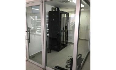 SE ALQUILA OFICINAS EN OBARRIO EXELENTE UBICACIÓN 8 PARKING