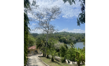 Casa Frente Al Lago Las Cumbres