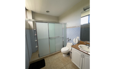 Casa Frente Al Lago Las Cumbres