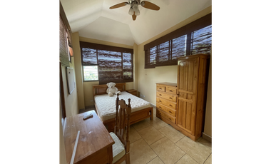 Casa Frente Al Lago Las Cumbres